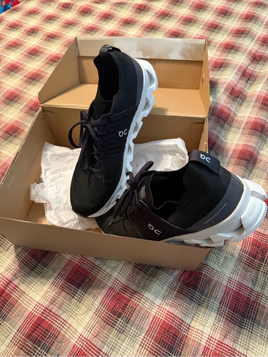 On Clouds Other - On Running Cloud Athletic Shoes for Men — Black/White